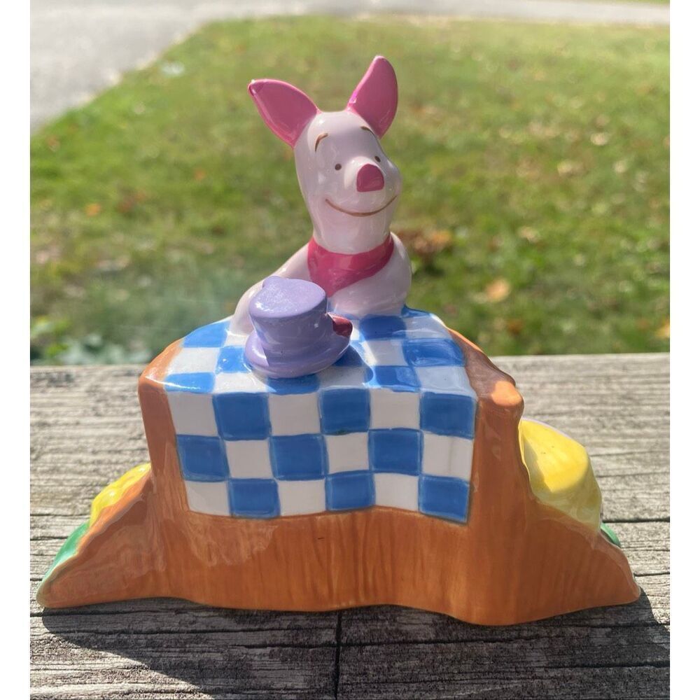 Disney Winnie the Pooh Piglet Salt Pepper Shakers Picnic Table Set Ceramic - Picture 8 of 9